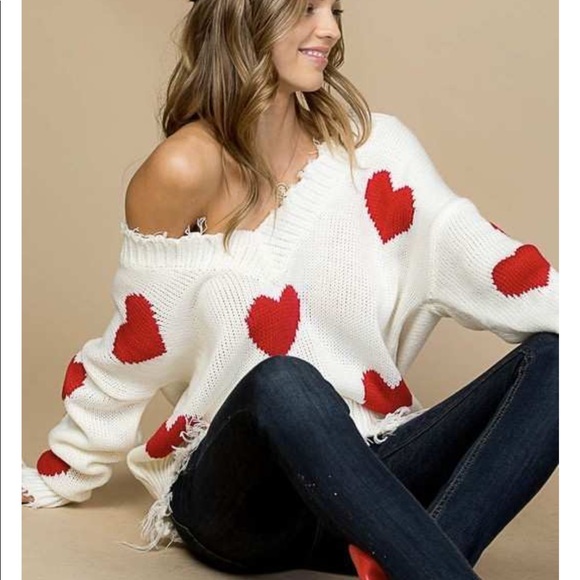 Pippidip Sweaters - V-Neck Heart Sweater